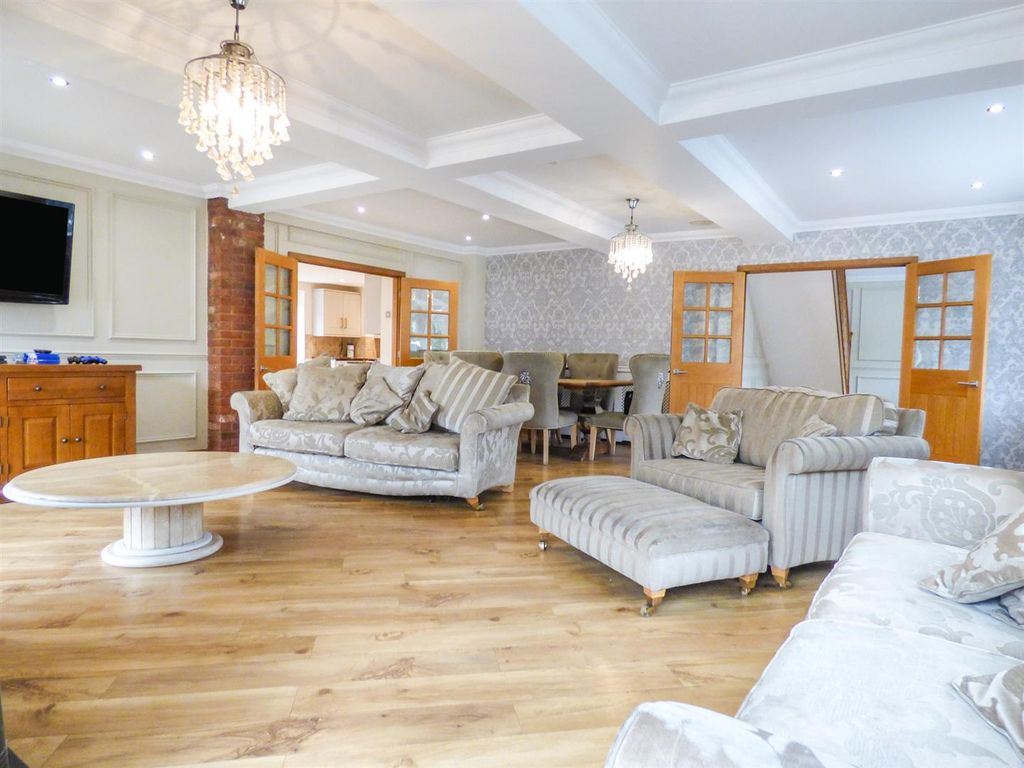 Property photo 2 of 15 P1100656.Jpg