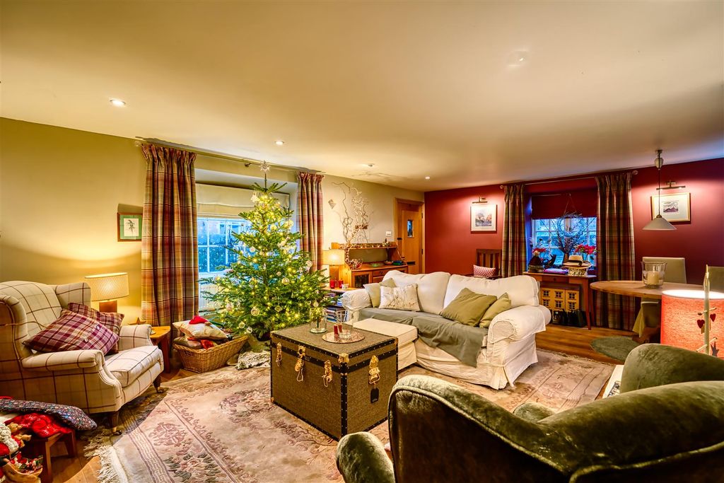 Property photo 2 of 11 Sitting Room