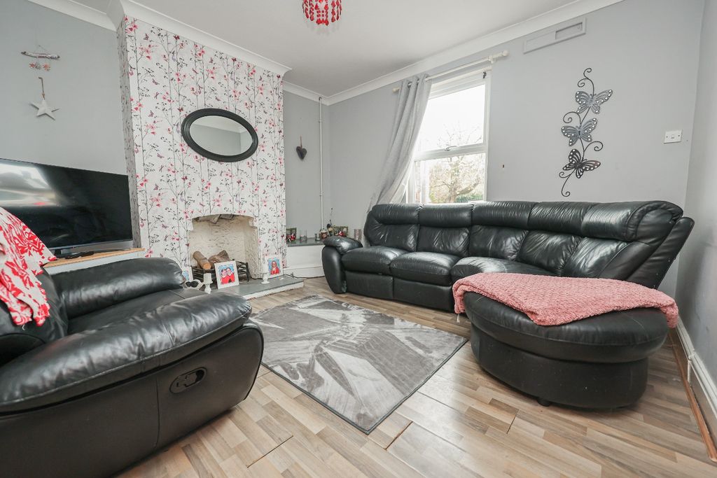 Property photo 2 of 13 4472241