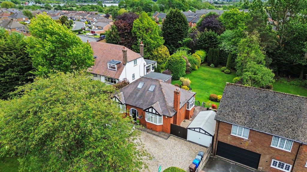 Property photo 2 of 43