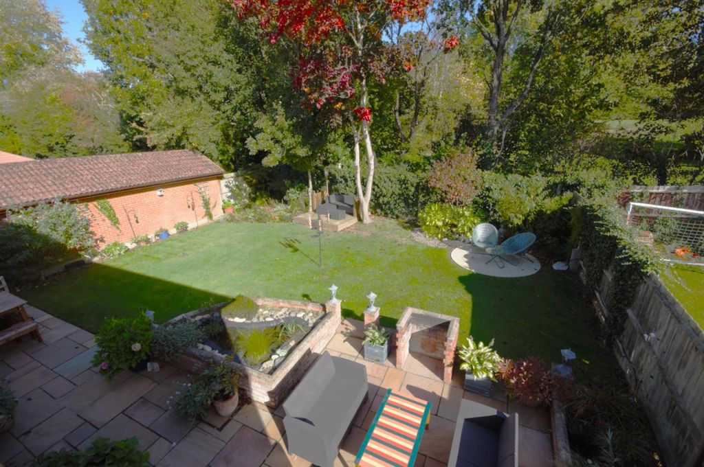 Property photo 2 of 19