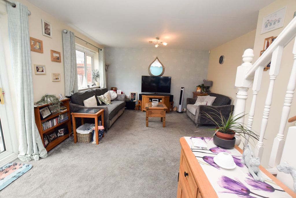 Property photo 3 of 16