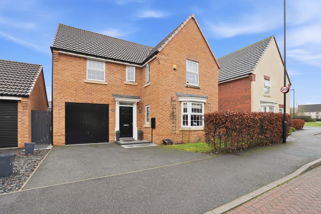 Property photo 1 of 16 Hillcrestdrive004