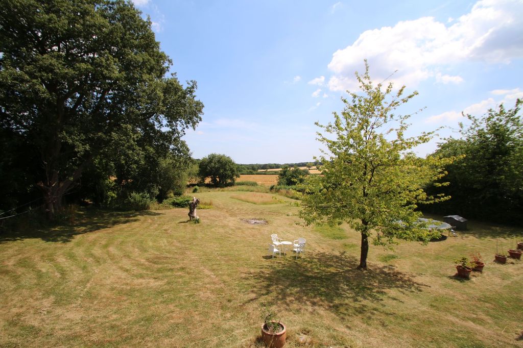 Property photo 2 of 21