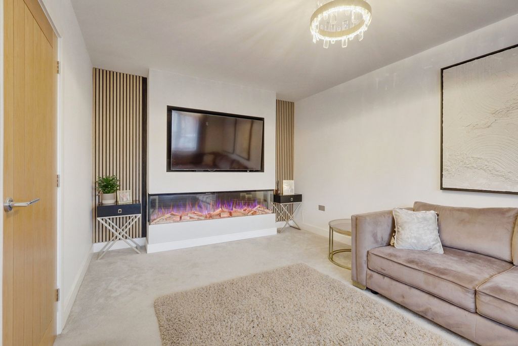 Property photo 3 of 48