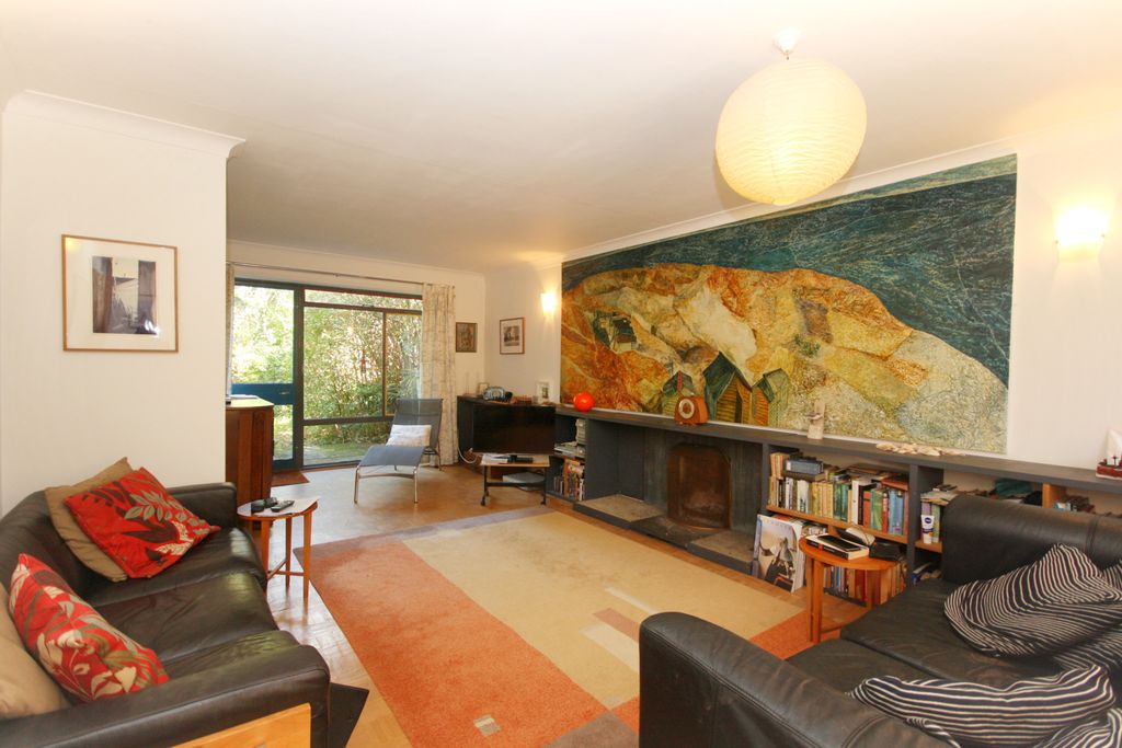 Property photo 2 of 14