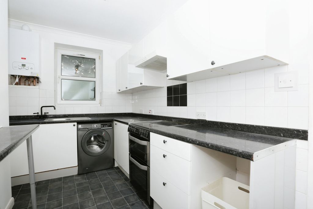 Property photo 2 of 13 Kitchen