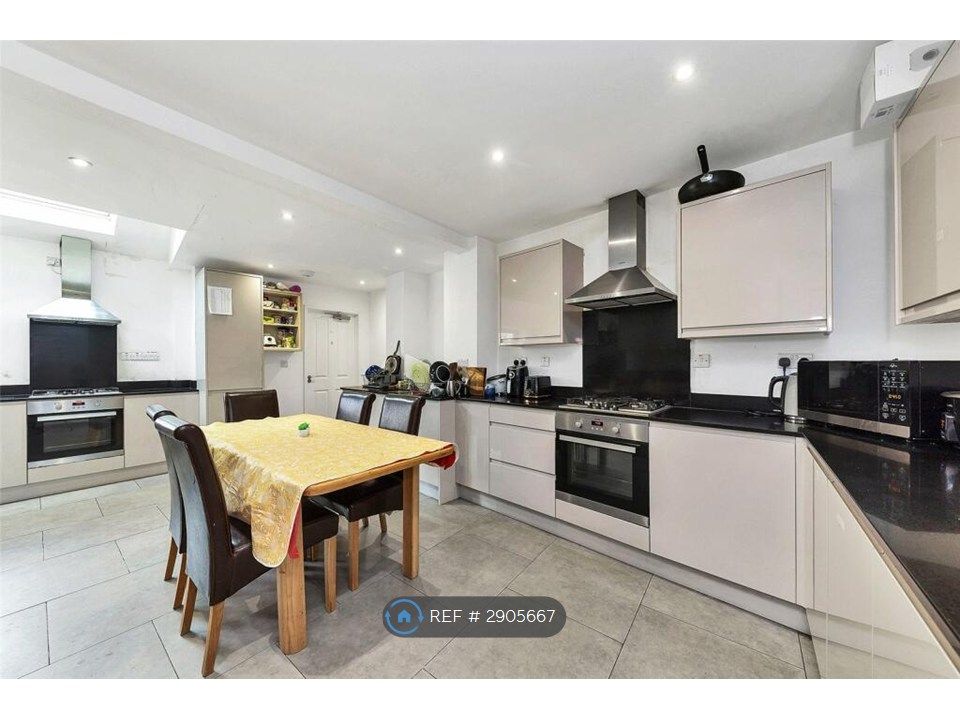 Property photo 2 of 5