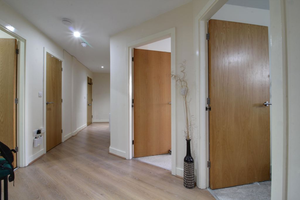 Property photo 3 of 19 Img_8519-Img_8521