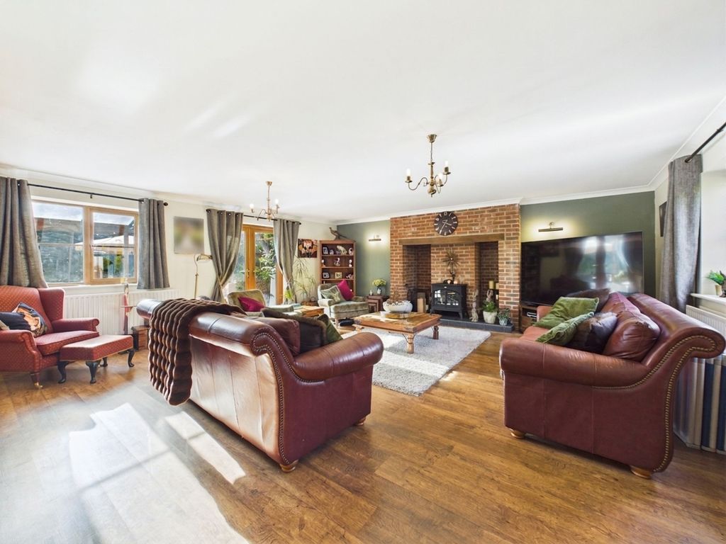 Property photo 3 of 48