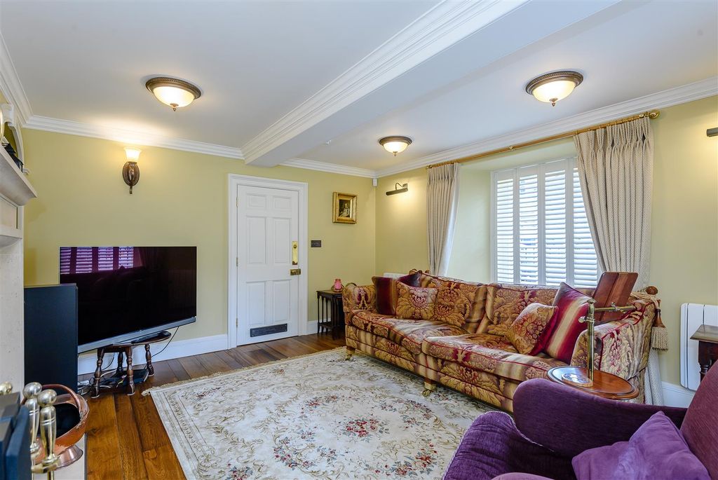Property photo 3 of 28 8388745-Interior03.Jpg