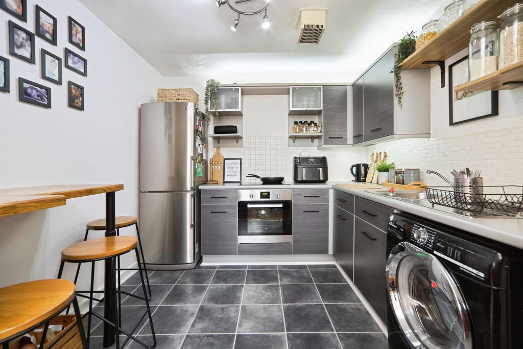 Property photo 2 of 13