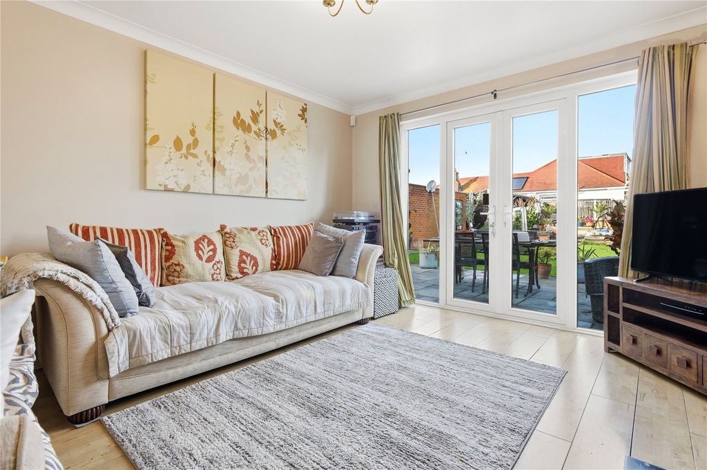 Property photo 2 of 22 Picture No. 16