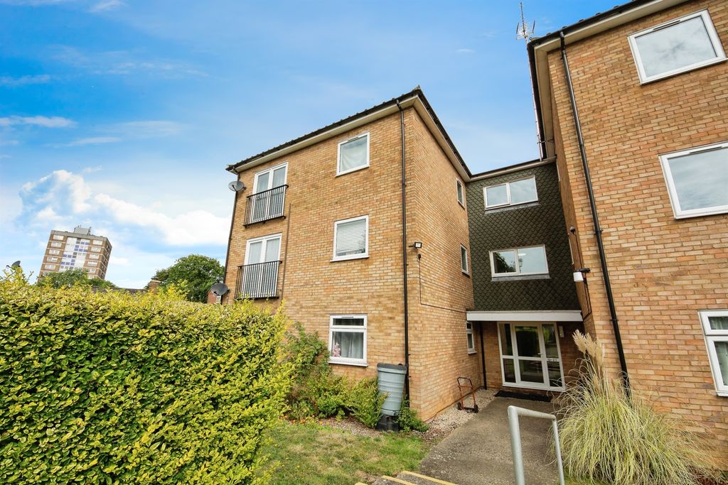 Property photo 1 of 11