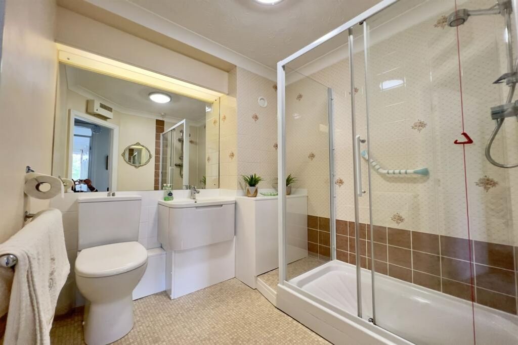 Property photo 3 of 8 Shower Room