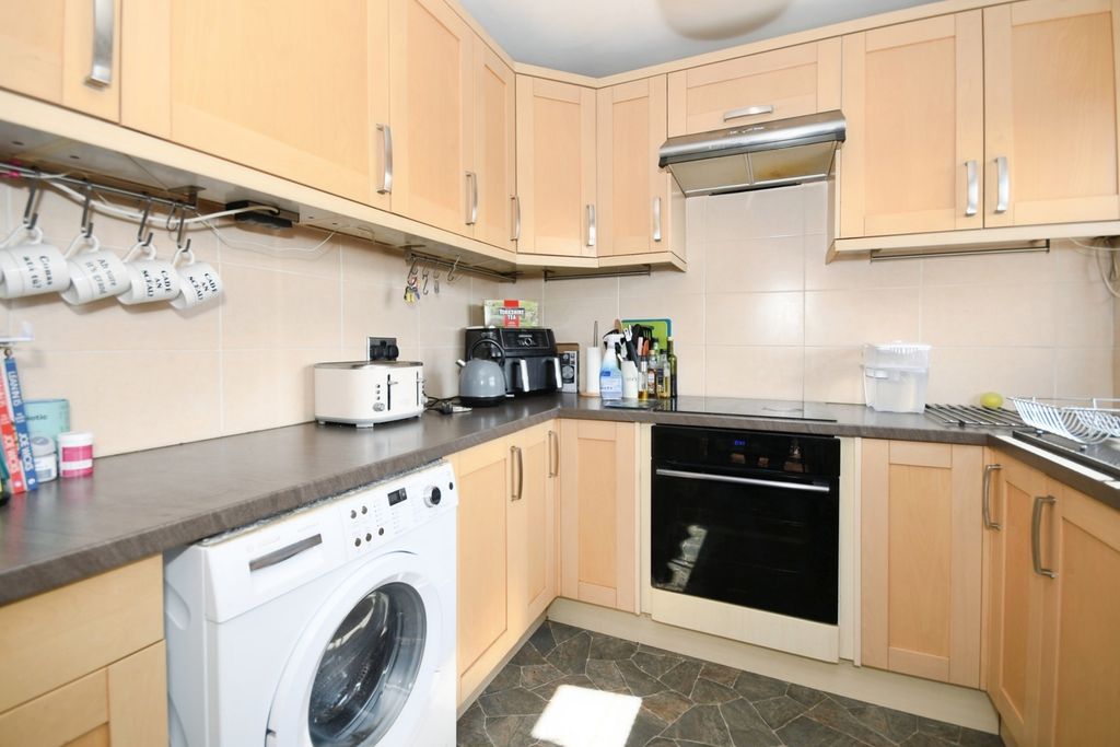 Property photo 3 of 17 Photo
