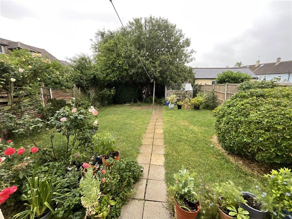 Property photo 2 of 5 Garden