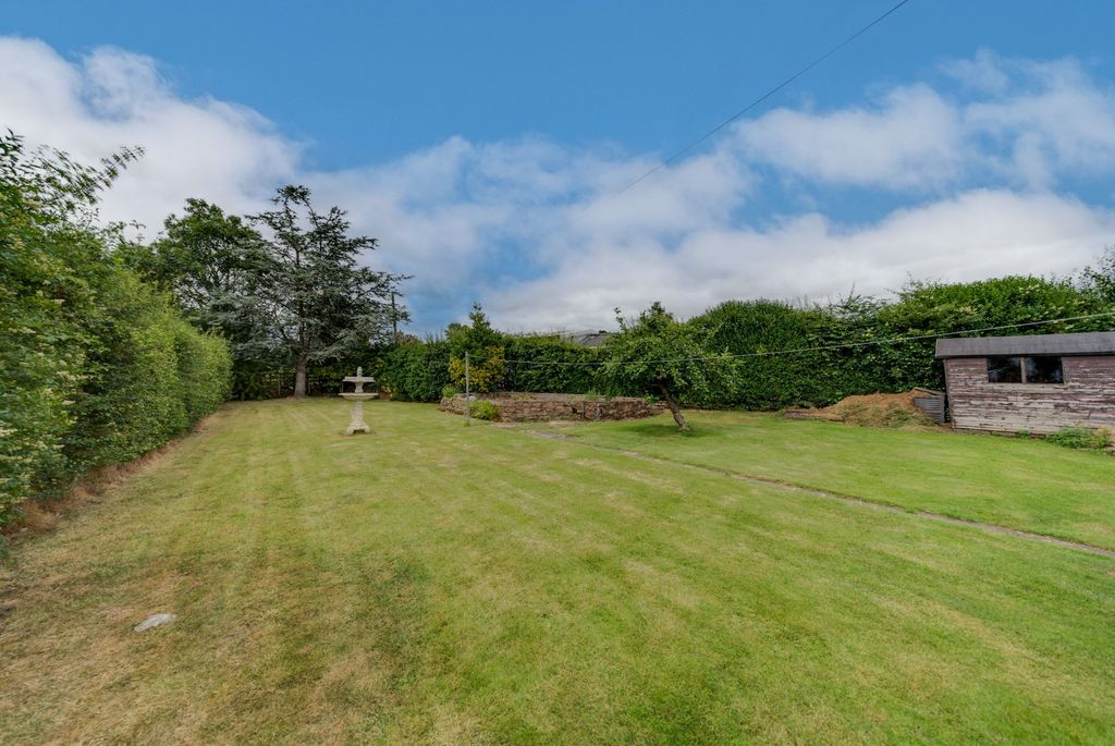 Property photo 2 of 37