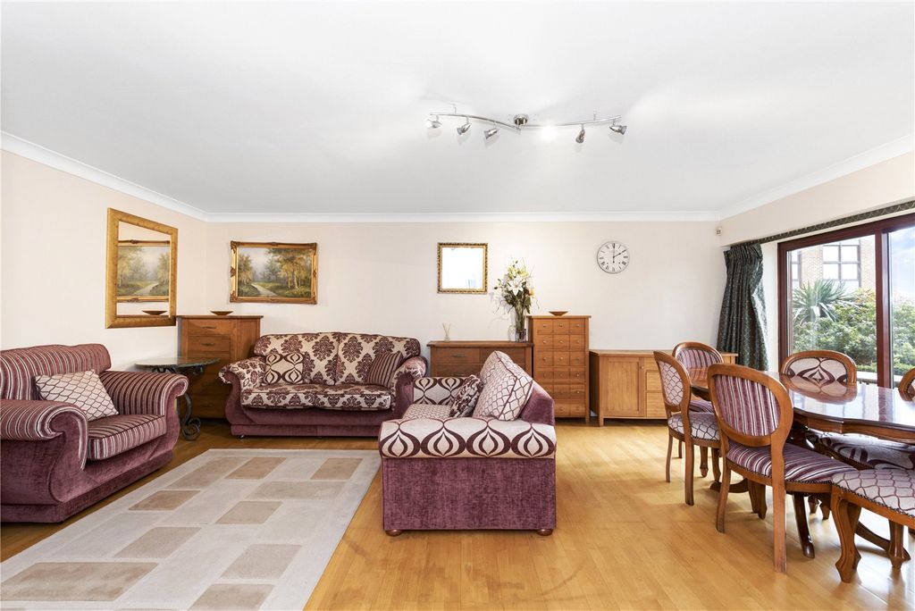 Property photo 3 of 17 Picture No. 09