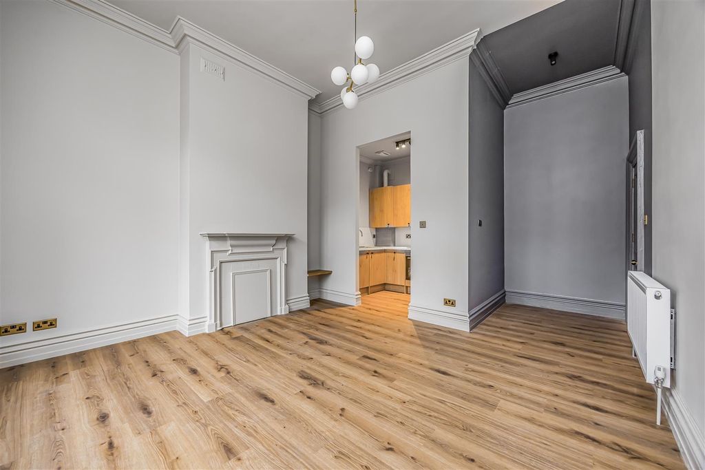 Property photo 3 of 24 Flat 19, Charter House, Hampshire Terrace, Portsmo