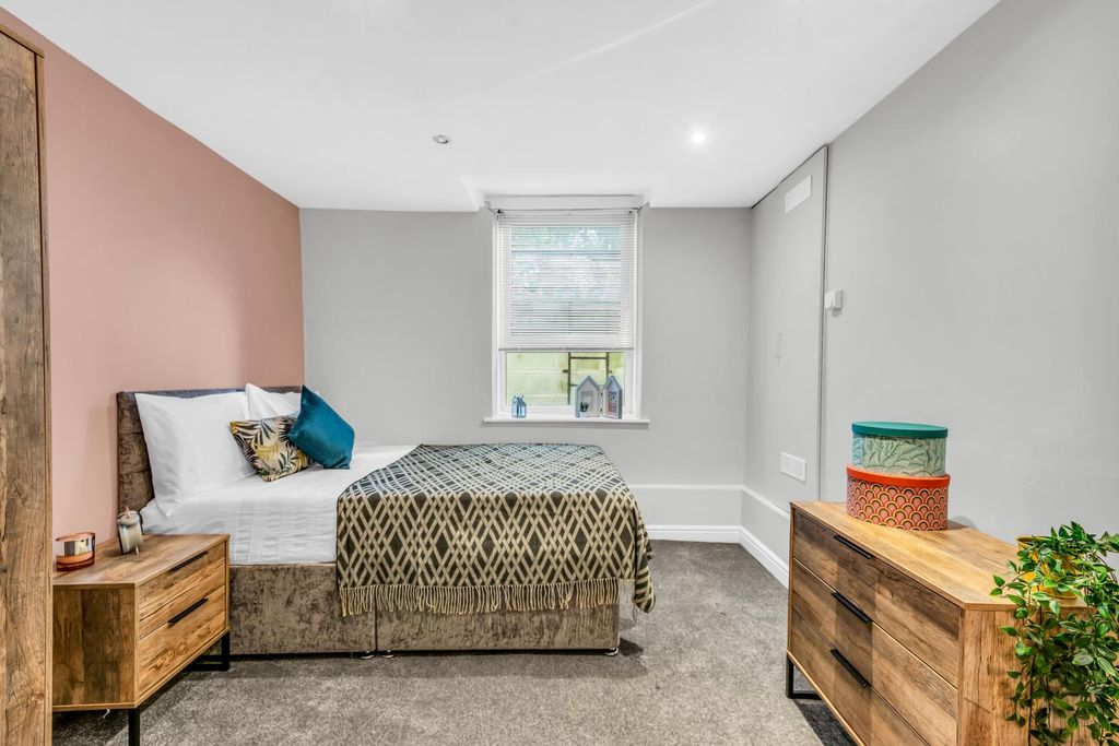 Property photo 3 of 9 Property Photo