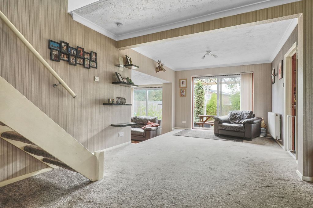 Property photo 2 of 13