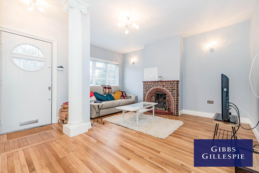 Property photo 3 of 11 3