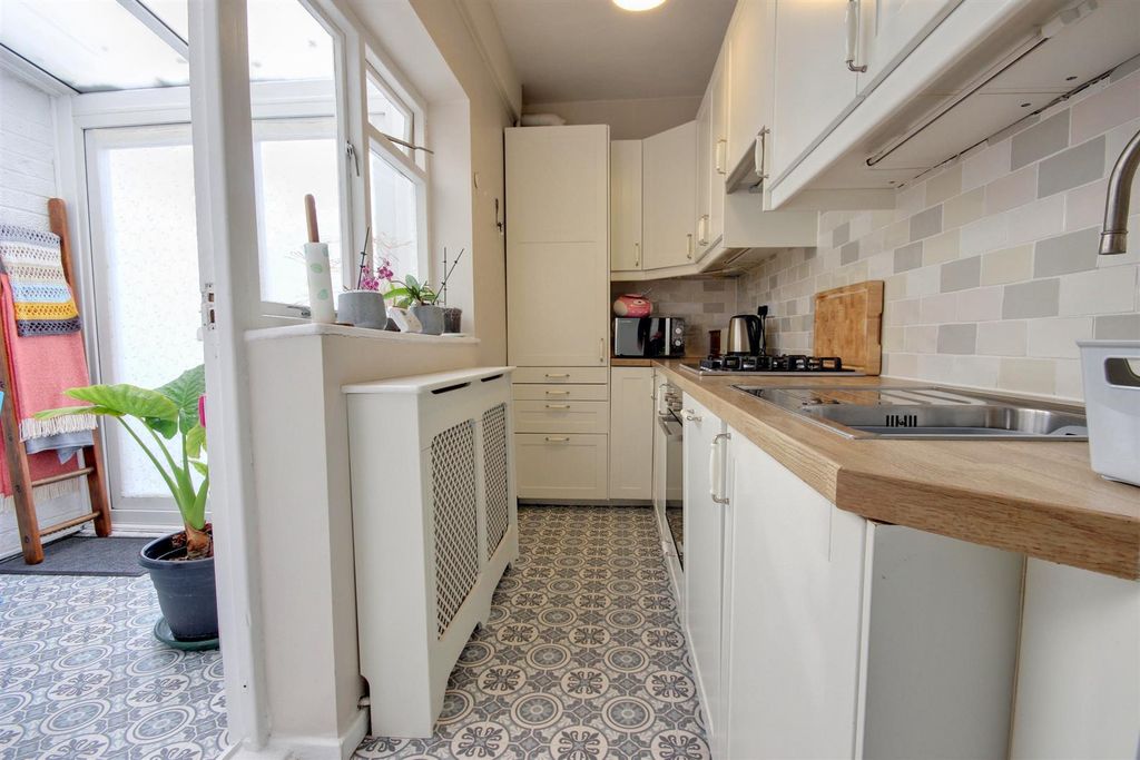 Property photo 3 of 17 Img_1066-Img_1068_Lzn.Jpg