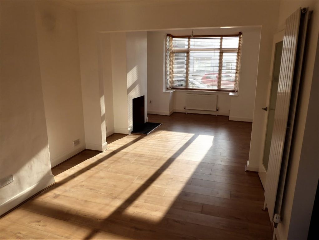Property photo 3 of 23