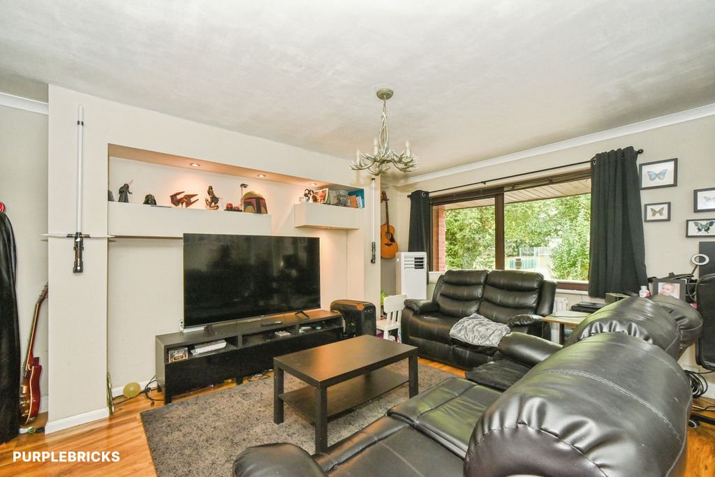 Property photo 2 of 24