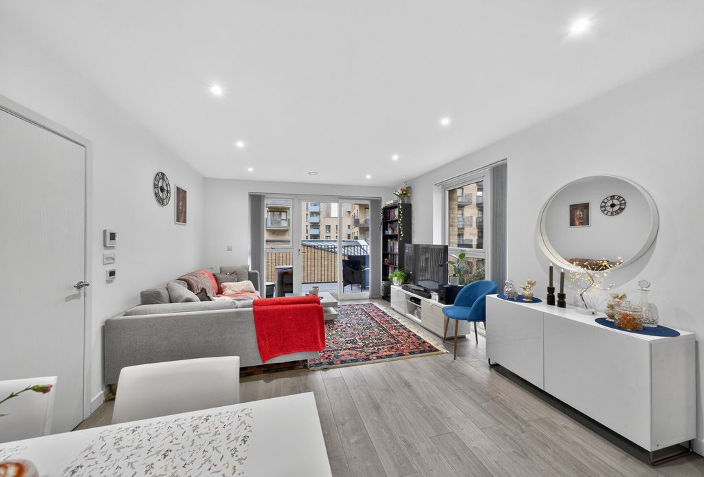 Property photo 1 of 11 1424620-14-69c6B0...