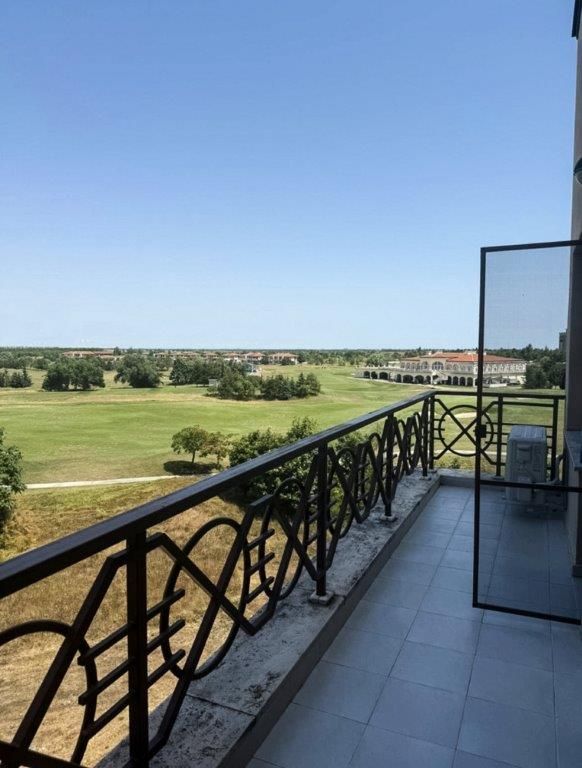 Property photo 2 of 28