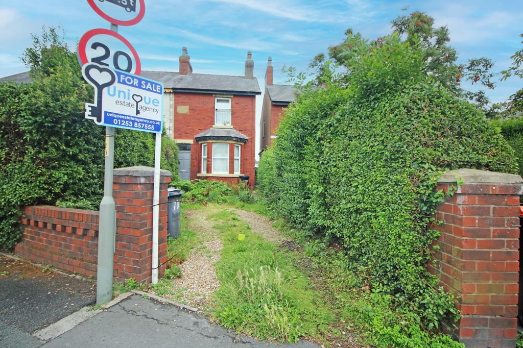 Property photo 2 of 13
