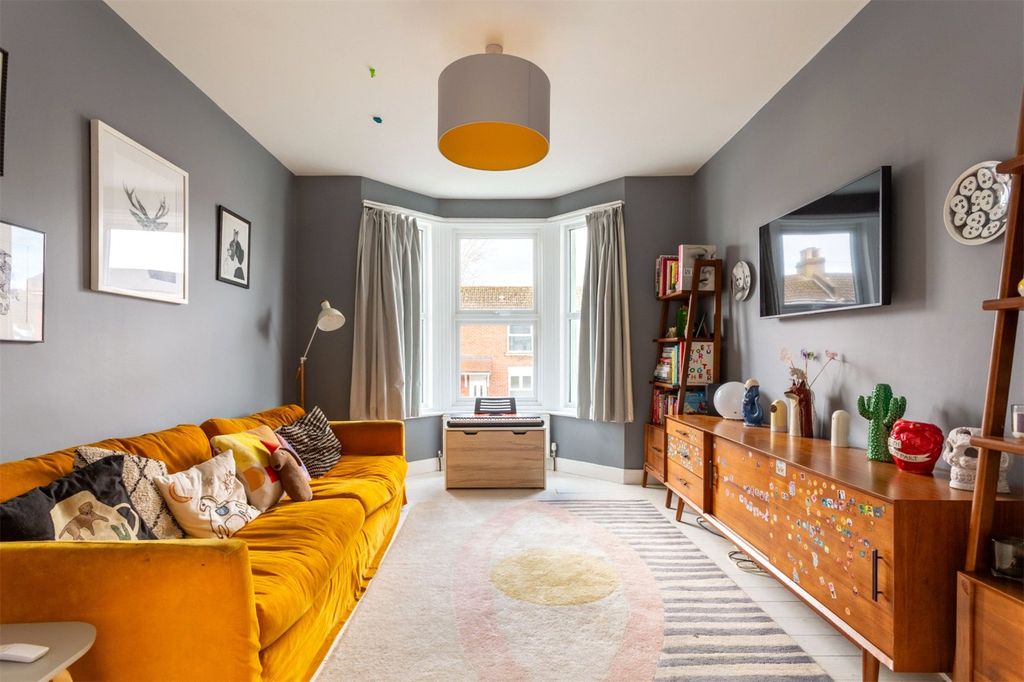 Property photo 2 of 19 Picture No. 21