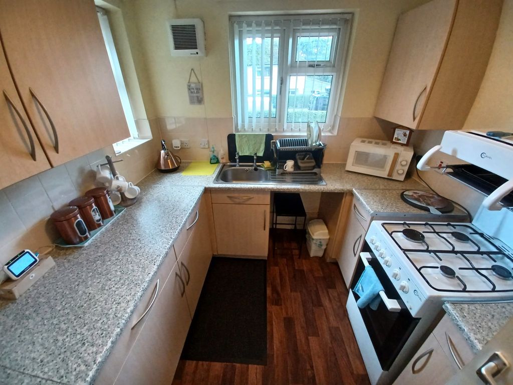 Property photo 2 of 14 Picture No. 17