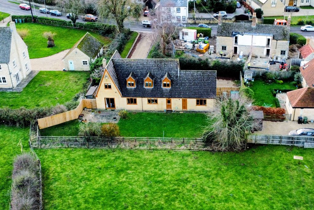 Property photo 2 of 22