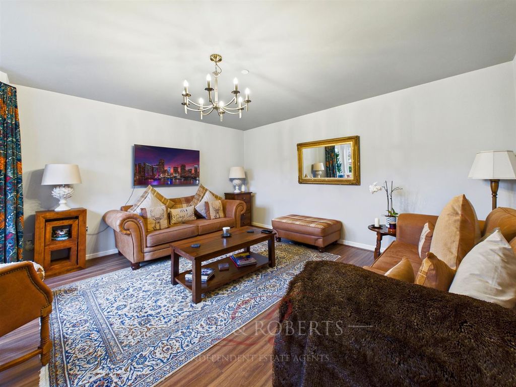 Property photo 2 of 39 Cam03999G0-Pr0212-Still021.Jpg