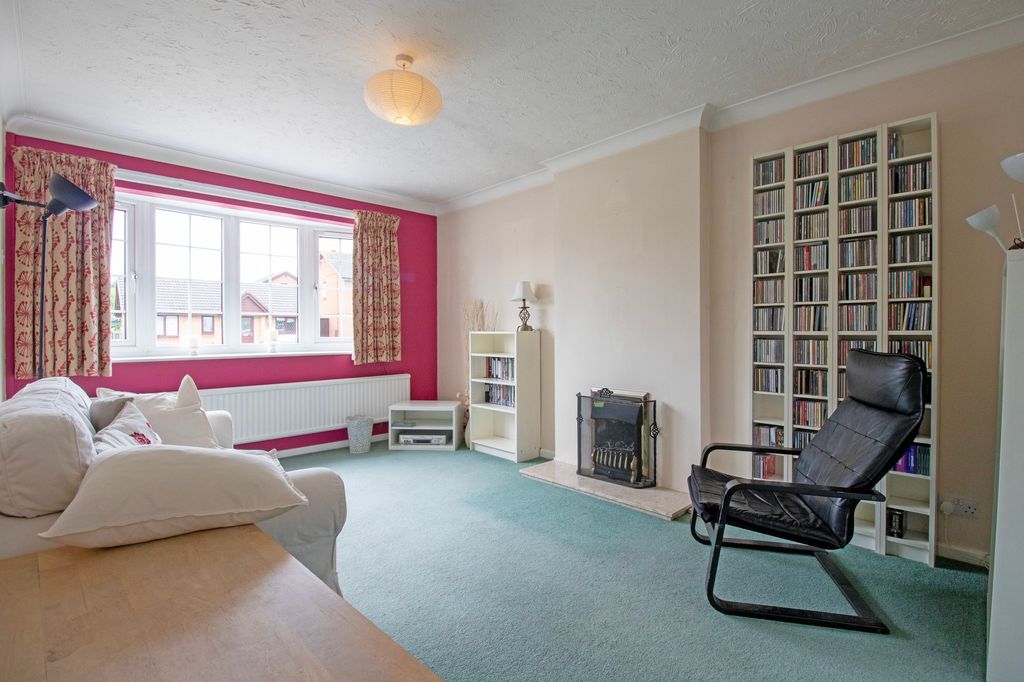 Property photo 2 of 17