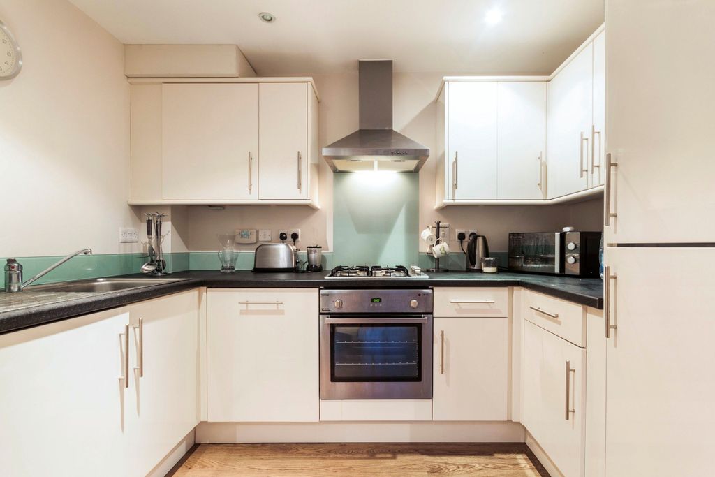 Property photo 1 of 8 Abdec28B-Be7F-408E-9