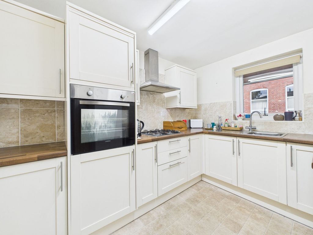 Property photo 2 of 18 Kitchen