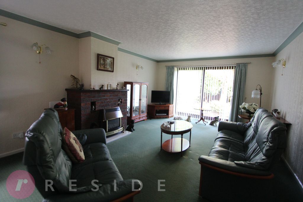 Property photo 2 of 23 Lounge