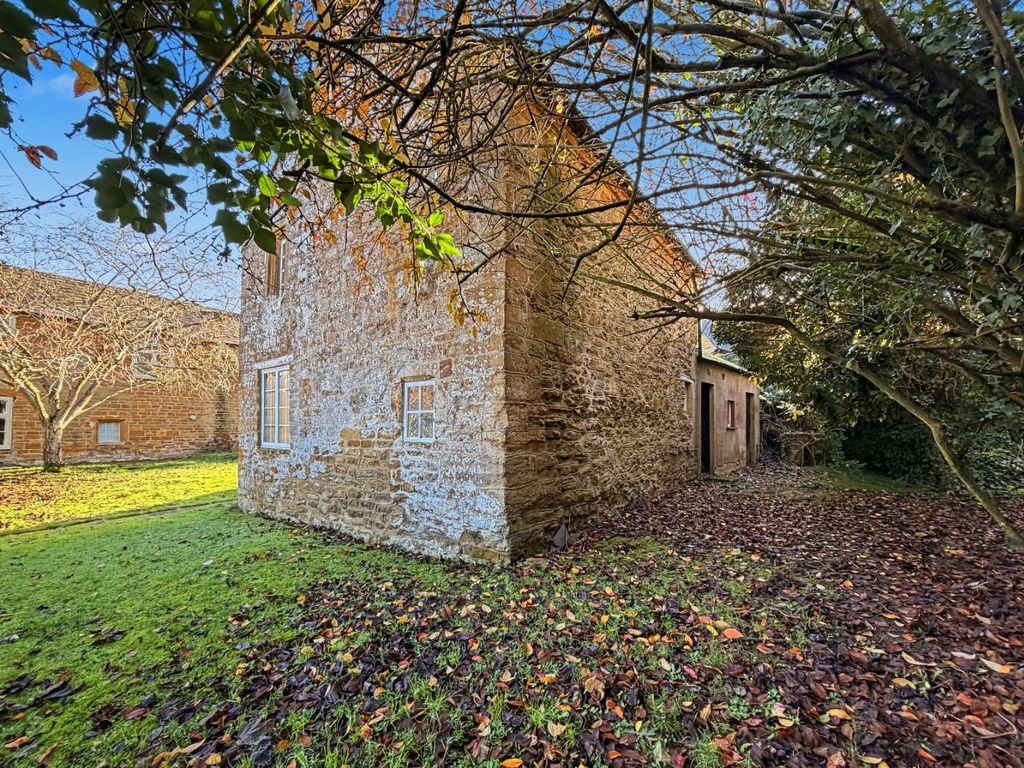 Property photo 3 of 29 4170209