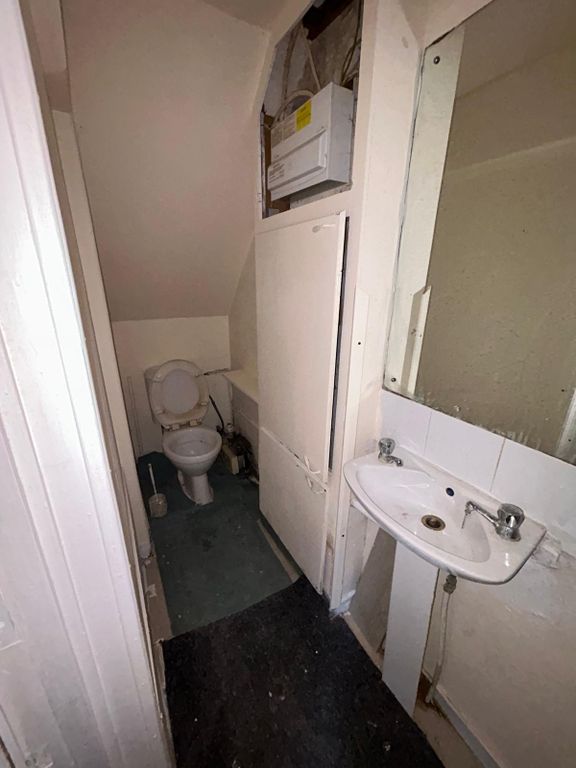 Property photo 3 of 11