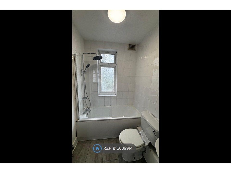 Property photo 1 of 5 Bathroom