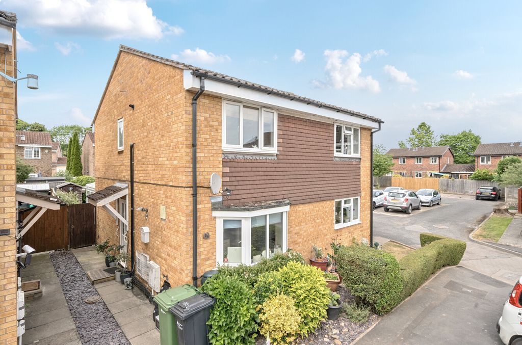 Property photo 1 of 11 1291211-1-682cc82Bed404-Arw