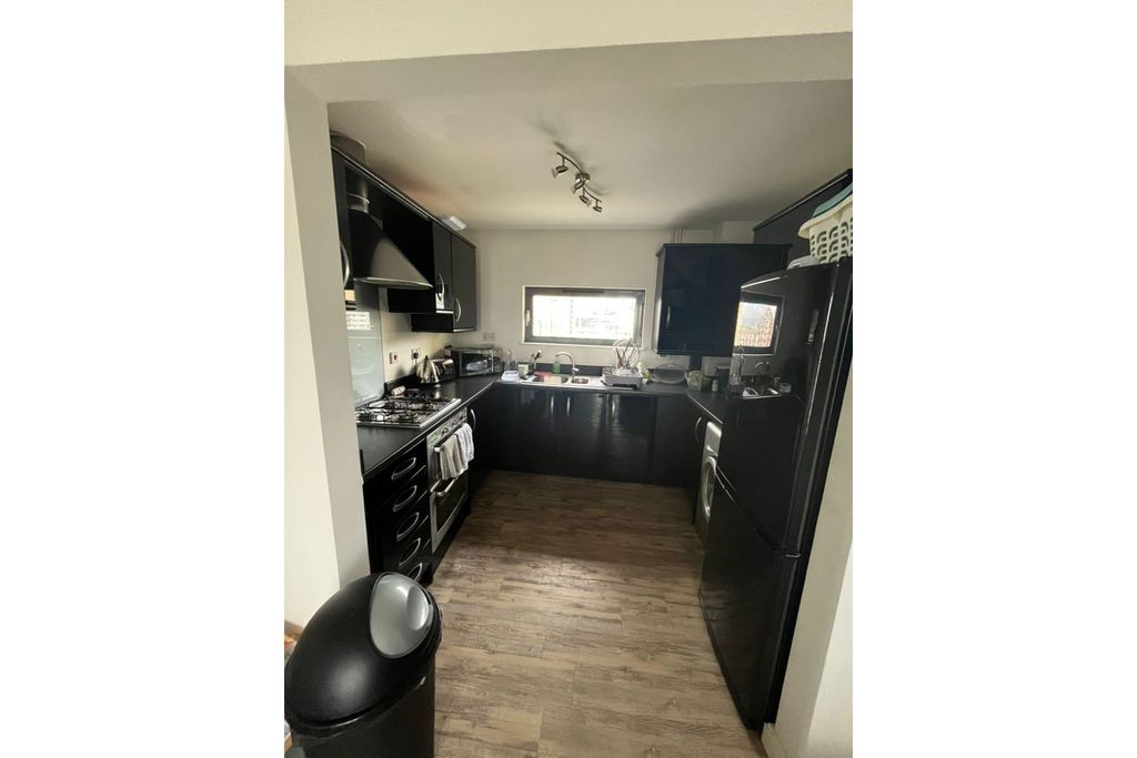 Property photo 2 of 4 Kitchen