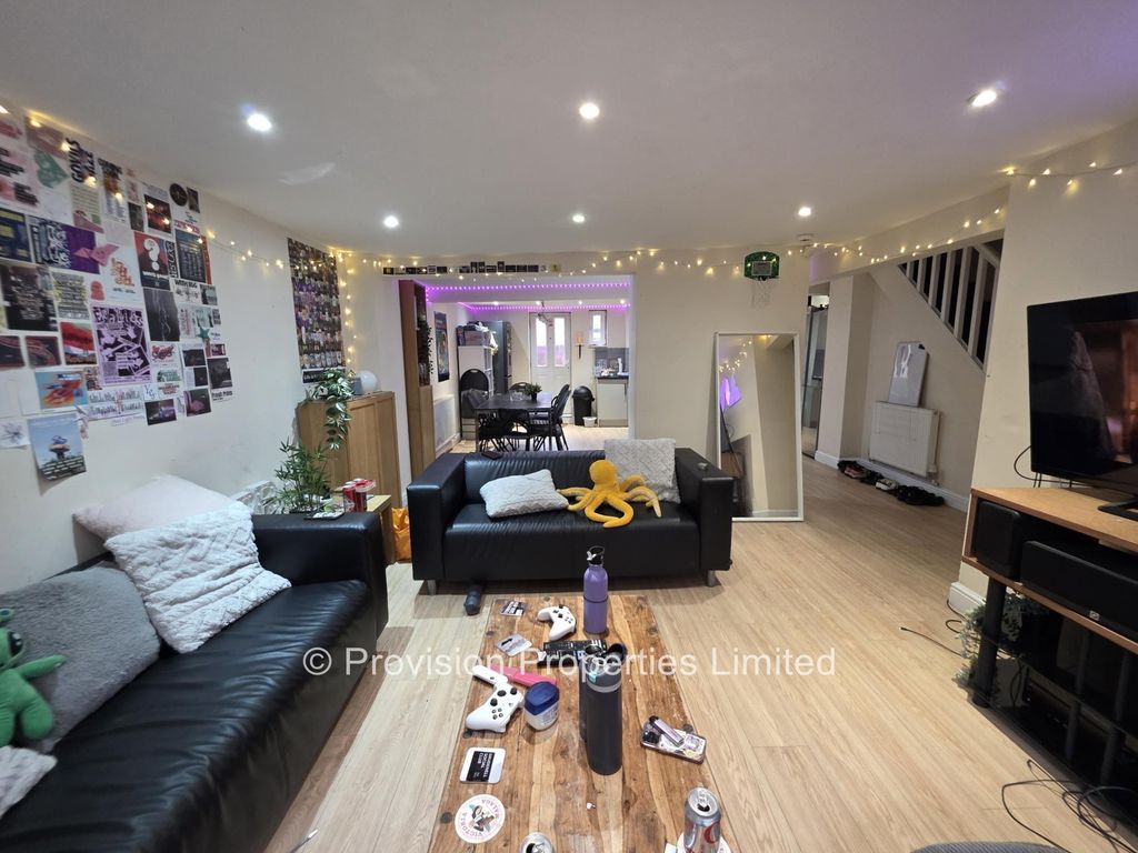 Property photo 1 of 14 Photo