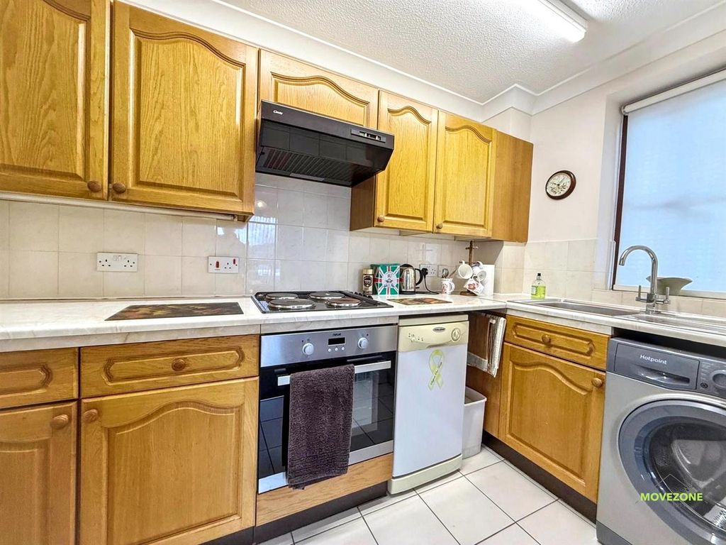 Property photo 2 of 9 F41Abfae-Eb3d-4Aee-A612-3d68c6F793A7.Jpg