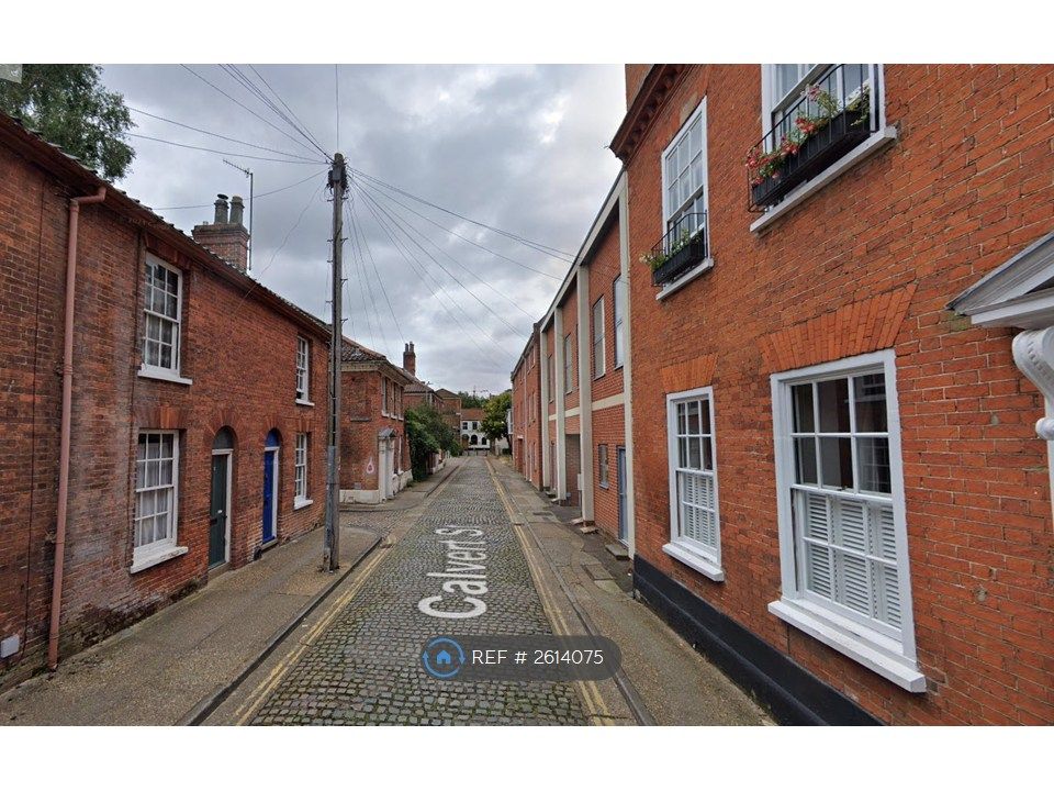 Property photo 1 of 16 Quiet Cobbled Street