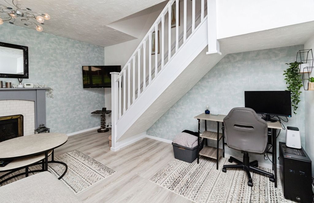 Property photo 3 of 16 Pbox-Img.Jpg